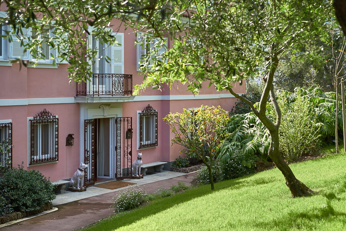 Villa Lygie courtyard entrance